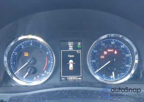 2018 Toyota Corolla Se z USA, uszkodzony, nr VIN 2T1BURHE0JC016966